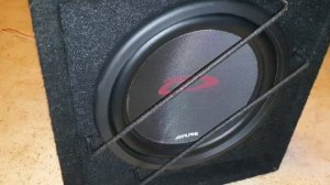 Проверка работы сабвуфера Alpine в домашних условиях