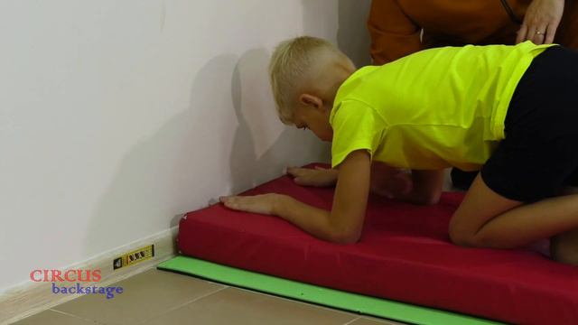 #акробатика #цирковаябанда #цирковойпедагог Акробатика от Виктории Лобыревой