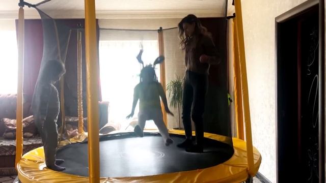 Нас 10.000?спасибо вамугощение от Гомера и Софии?на следующий день после свадьбы?