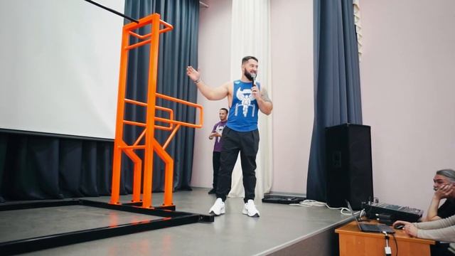 ПОКАЗАТЕЛЬНЫЕ ВЫСТУПЛЕНИЯ В МЕДИЦИНСКОМ КОЛЛЕДЖЕ | ВОРКАУТ ТЮМЕНЬ смотреть онлайн