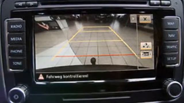 Volkswagen Tiguan Tiguan 2.0 TDI 4M Navi Xenon DSG AHK Kamera смотреть онлайн