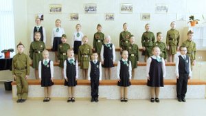 Сводный хор "Эволюция" - Поклонимся великим тем годам