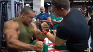 Армрестлинг. Школьник против сильнейшего лифтёра планеты.