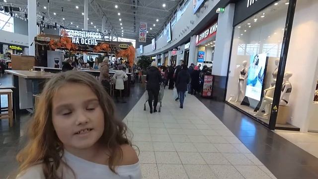 015 Даша и Настя в Новосибирске. Детская площадка в Икея, обедаем в KFS смотреть онлайн