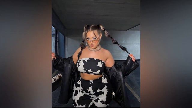 Glamorous Curvy Plus size Model - Holly Marston & Biography, Wiki, Lifestyle, Net Worth