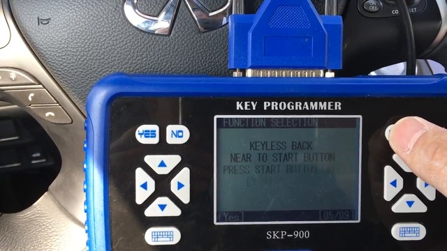 Пример работы SKP 900 на Infiniti Q70L Smart Key смотреть онлайн