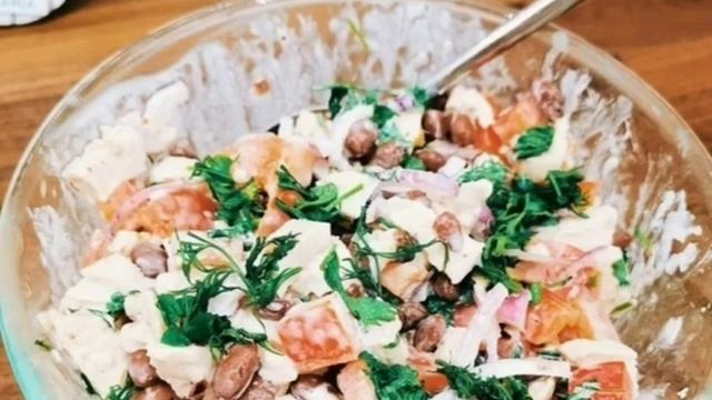 Вкусный белковый салат РЕЦЕПТ ПРИГОТУВАННЯ В ОПИСАХ смотреть онлайн