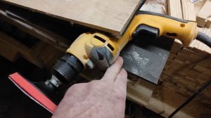 Шлифовальный станок из дрели.Просто и быстро.