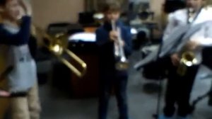 Тромбон, труба и саксофон.