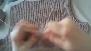 Теплый кардиган спицами 2-я часть.Вяжем полочки,пройму и V-образный вырез горловины.