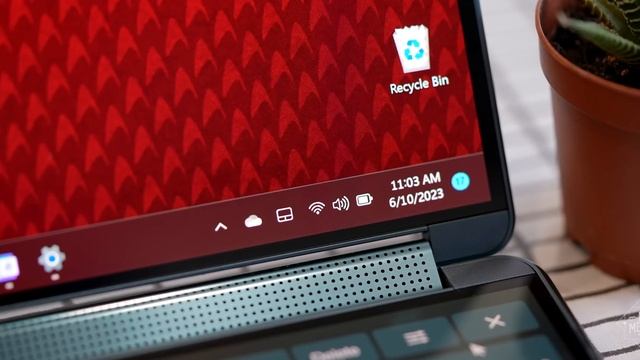 Lenovo Yoga Book 9i Review: Dual Desktops On The Go!