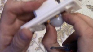 Датчик движения перестал отключать свет после сгорания лампы накаливания  . Причина .