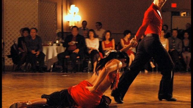 Forward Amigos (Paso Doble) смотреть онлайн