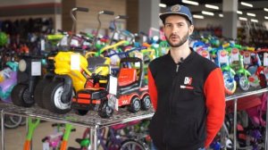 Машинка каталка для ребенка: С какого возраста можно покупать толокар ребенку?