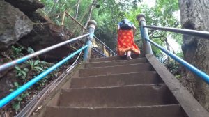 Краби таун. Что посмотреть в Краби. Храм пещеры Тигра. По лестнице к Будде. Краби куда поехать. 16+