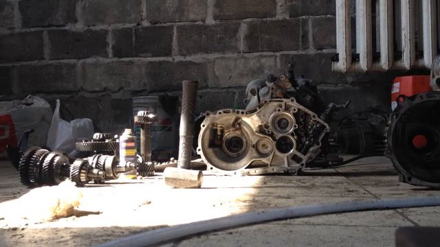 Mitsubishi Eclipse Gearbox Repair. Ремонт коробки снятие подшипников.