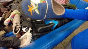 Американская барахолка. Ищем ценные вещи в секон-хенде на вес. Goodwill.