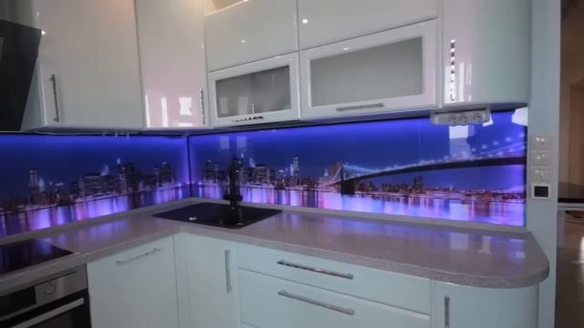 Стеклянные кухонные фартуки Skinali смотреть онлайн