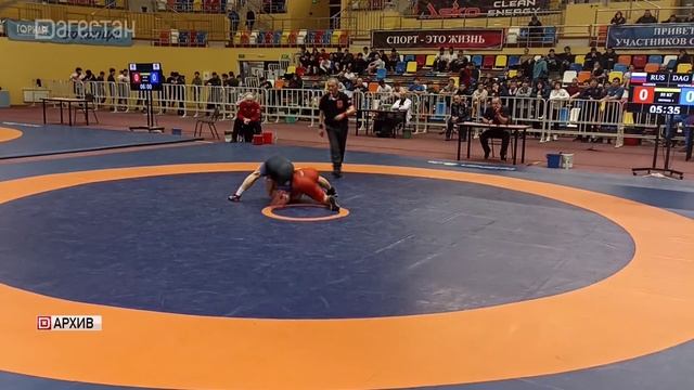 В Каспийске стартовало Первенство СКФО по греко-римской борьбе