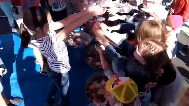 Бэби-спектакль на улице «Вода» Первого театра