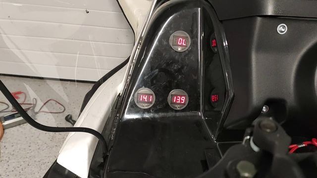 Ставлю датчики температуры и уровня топлива на Стелс Ермак смотреть онлайн