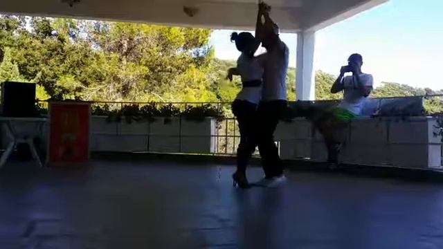 Simone y Tanja assokere - Bachata Dominicana смотреть онлайн