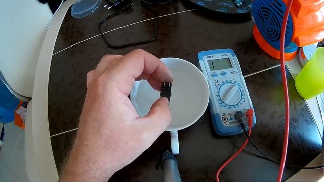 Стиральная машина Indesit WISL 102 не нагревает воду. Ремонт в домашних условиях. смотреть онлайн