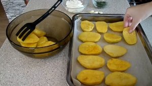 ЧЕСНОЧНАЯ КАРТОШКА в духовке. Обалденный картофель под сливочно-чесночным соусом!
