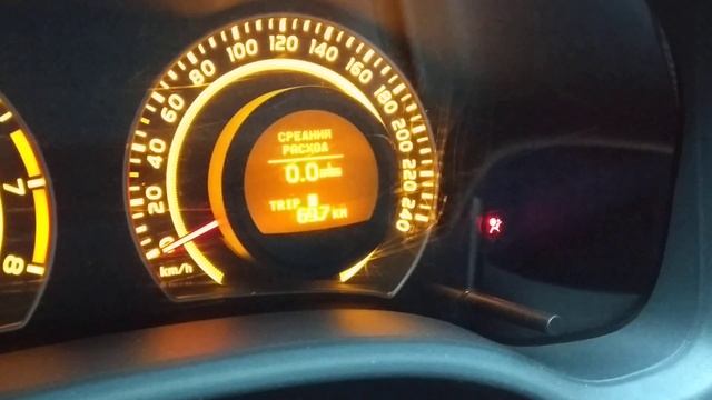 Сигнальные лампы в щитке приборов Toyota Corolla смотреть онлайн
