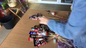 Сладкий букет из конфет своими руками.