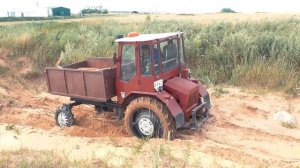 Едем за песком на тракторе Т-16  Проверили проходимость по карьеру!!!