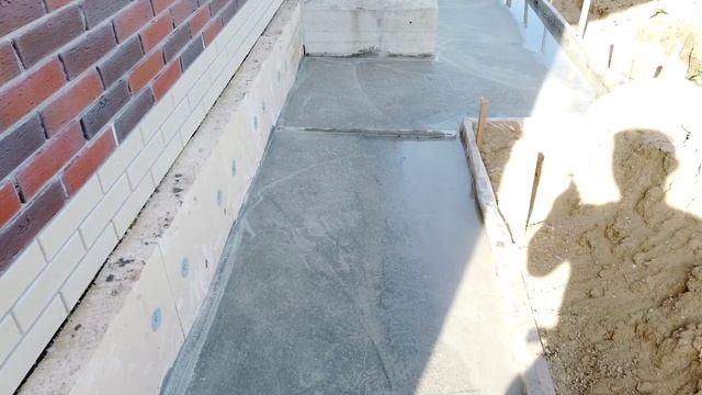 Отмостка вокруг дома – важный элемент защиты фундамента