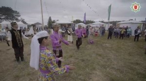 Приветствие гостей в татарской деревне