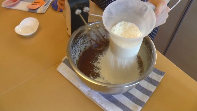 Торт - пирог Шоколадный с Маскарпоне - Простой и Вкусный Рецепт на канале Танина Кухня смотреть онлайн