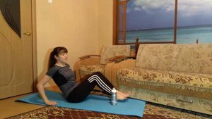 Подъем ног сидя на полу - 20 сек