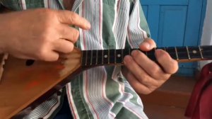 Кокшаровская цыганочка на балалайке. Урок игры на балалайке.