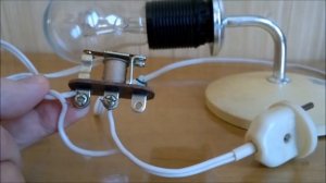 ?   РЕЛЕ   Включаем лампу 220в с помощью батарейки