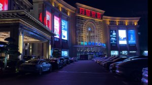Шанхай. Много ли людей в метро и на улицах?