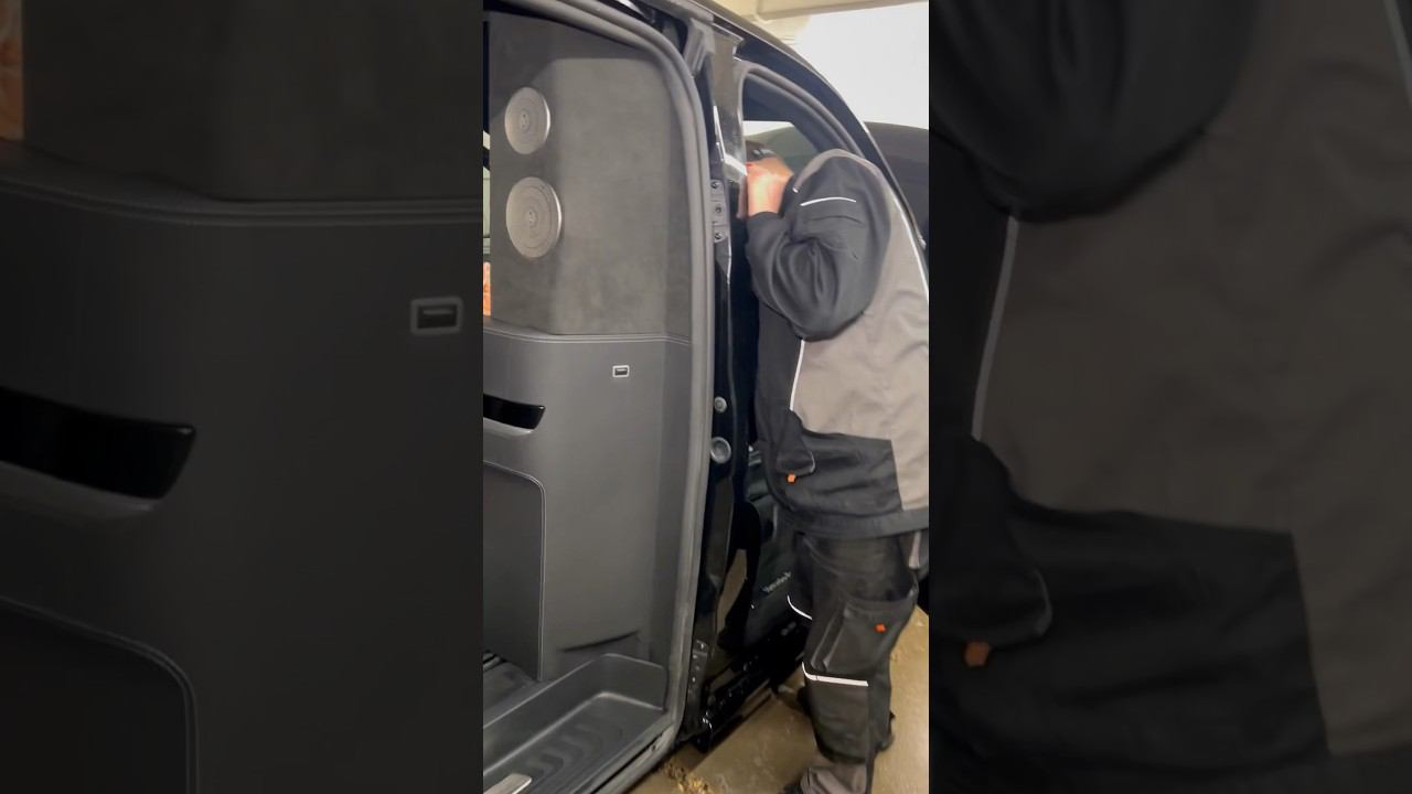 http://jewerlybus.com подготавливает к выдаче W447 в черных тонах, название проекта AR style