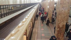 "Символ Сокольнической линии" Метросостав 81-717.5А/81-714.5А "Ретро поезд-Сокольники" поездом №12