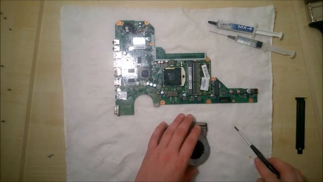 Как заменить термопасту и почистить вентилятор в ноутбуке (How to clean the fan in the laptop) смотреть онлайн
