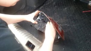 Замена заднего поворотника. Шевроле кобальт.