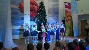 Вновь снежинок хоровод закружит по улицам (песня "Новый Год у ворот")