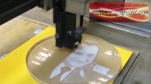 Лазерная гравировка портрета на оргстекле.