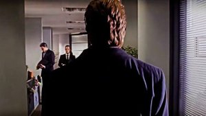 Сигма идет по коридору