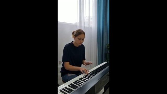 Как проходят уроки игры на музыкальных инструментах в студии музыки и вокала Дарьи Карпушкиной смотреть онлайн