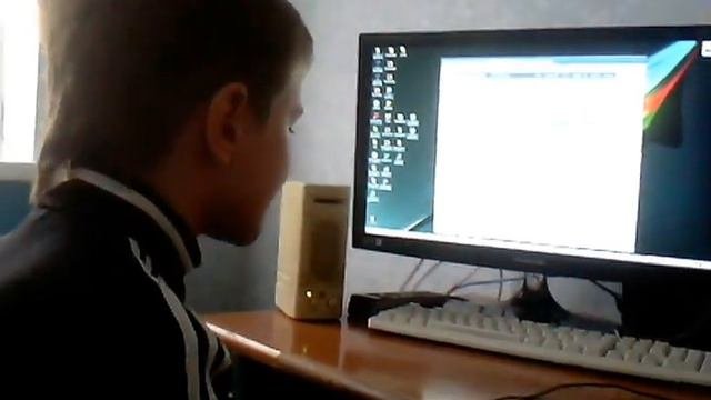 мальчик читает рэп,мальчику 11 лет