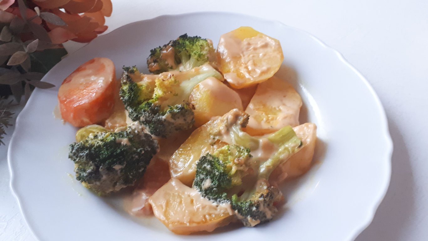 Как приготовить брокколи? Вкусные овощи в духовке. Запеченные овощи в сладком соусе. Постные блюда.