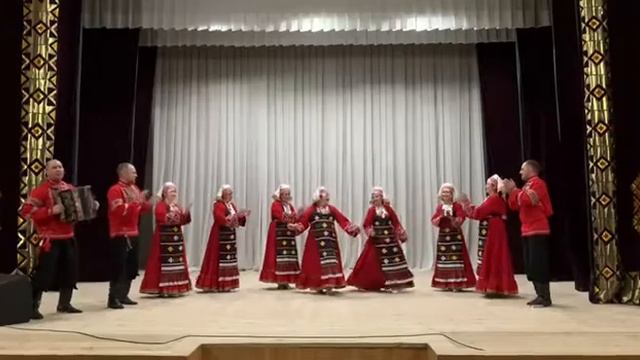 Народный удмуртский  фольклорный ансамбль 