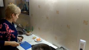 #Кроличьи потроха с овощами в сметанном соусе#